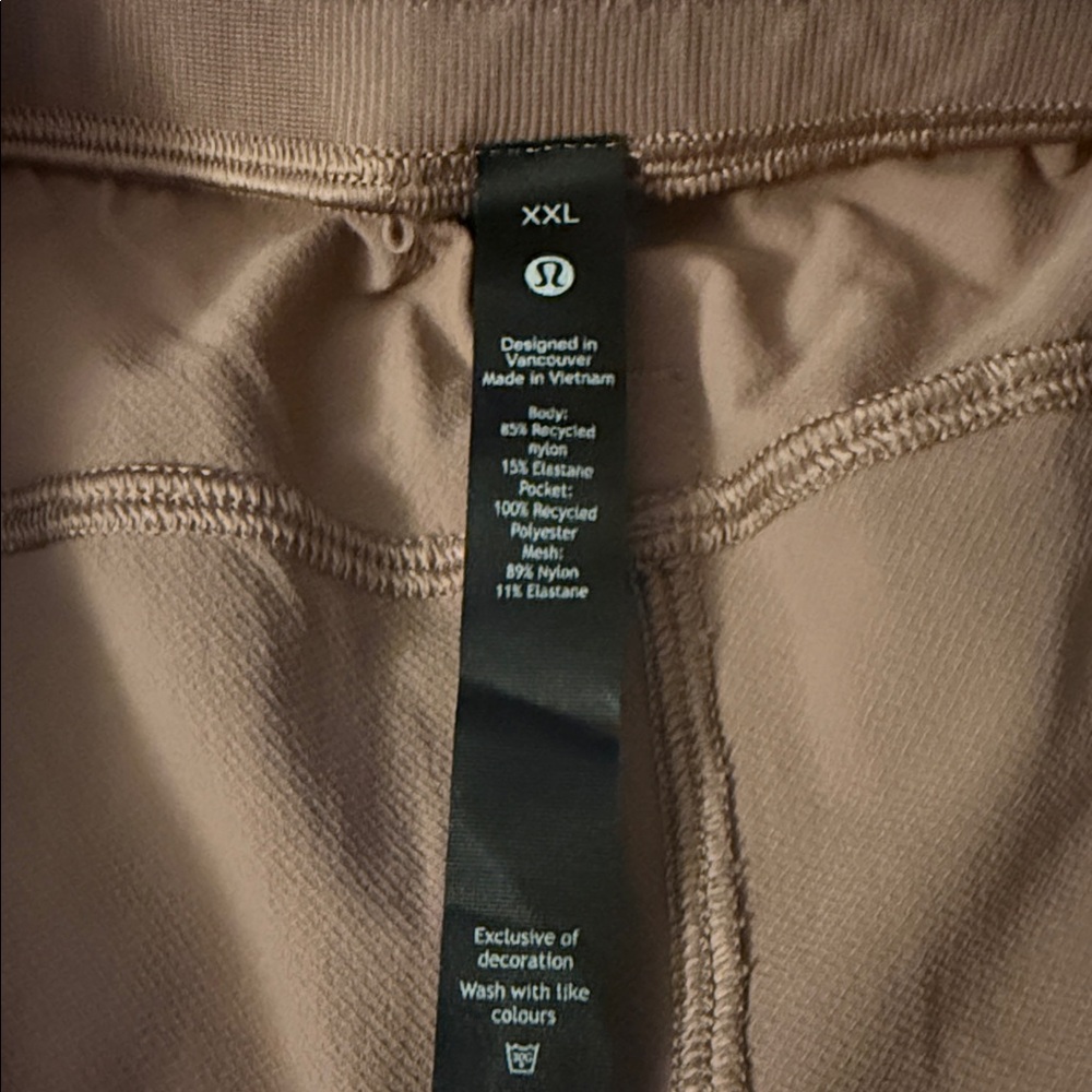 Lululemon Men's Mauve Shorts - Picture 9 of 9